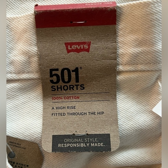 LEVI’S Butterfly Print 501 Raw Hem Jean Shorts Off White Size 30 NEW - Picture 7 of 9